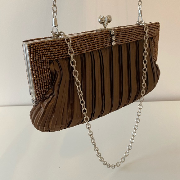 VINTAGE CLUTCH - Picture 7 of 7